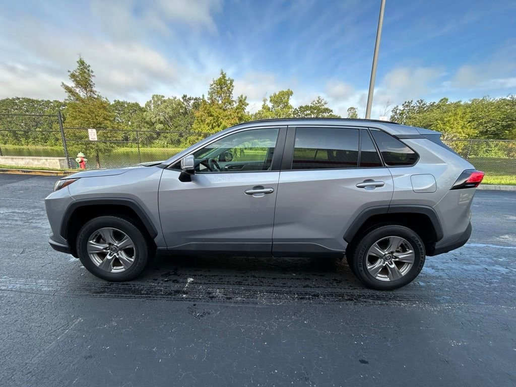 Used 2022 Toyota RAV4 XLE with VIN 2T3W1RFV4NC210376 for sale in Orlando, FL