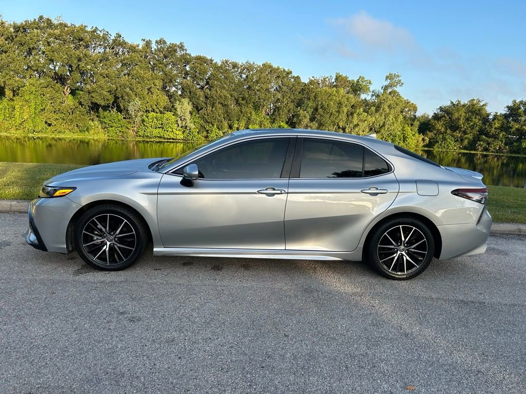 2023 Toyota Camry SE photo 2