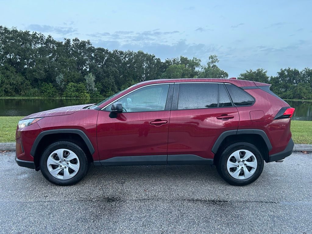 2024 Toyota RAV4 LE photo 2