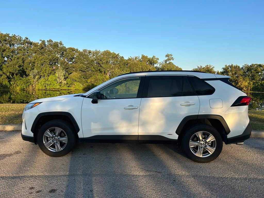 2025 Toyota RAV4 Hybrid LE photo 2