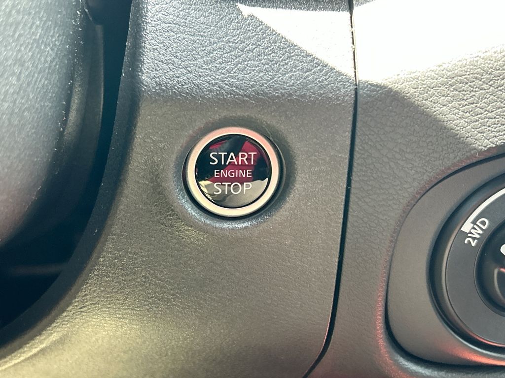 2023 Nissan Frontier PRO-4X - Photo 18