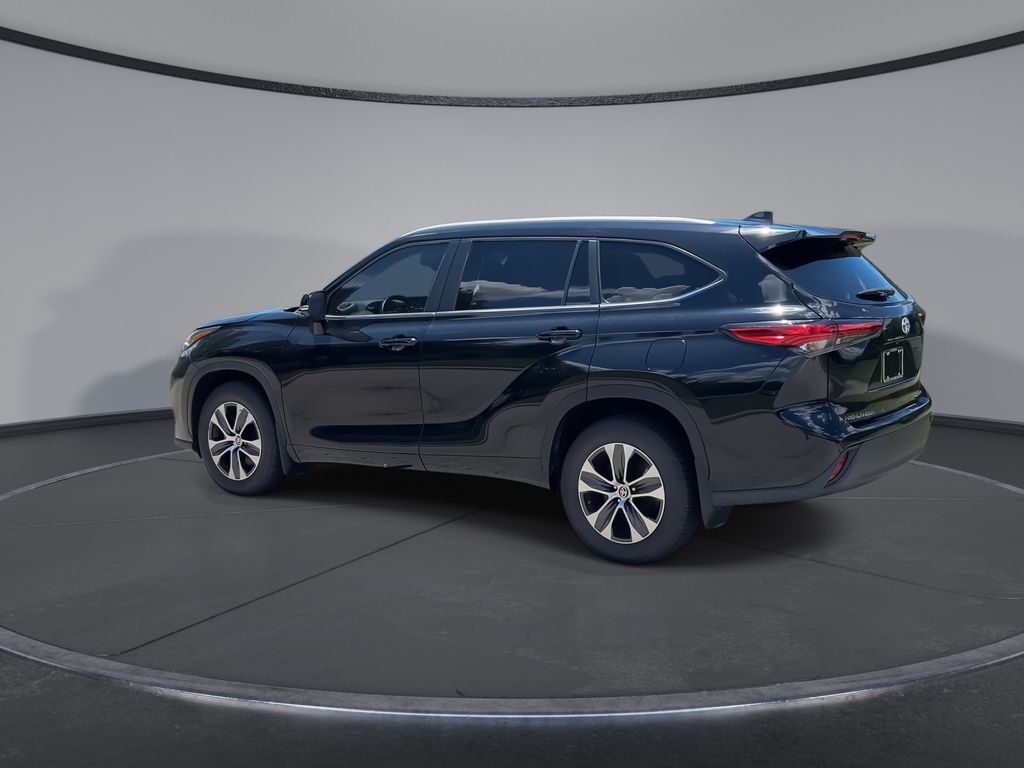2023 Toyota Highlander XLE - Photo 6
