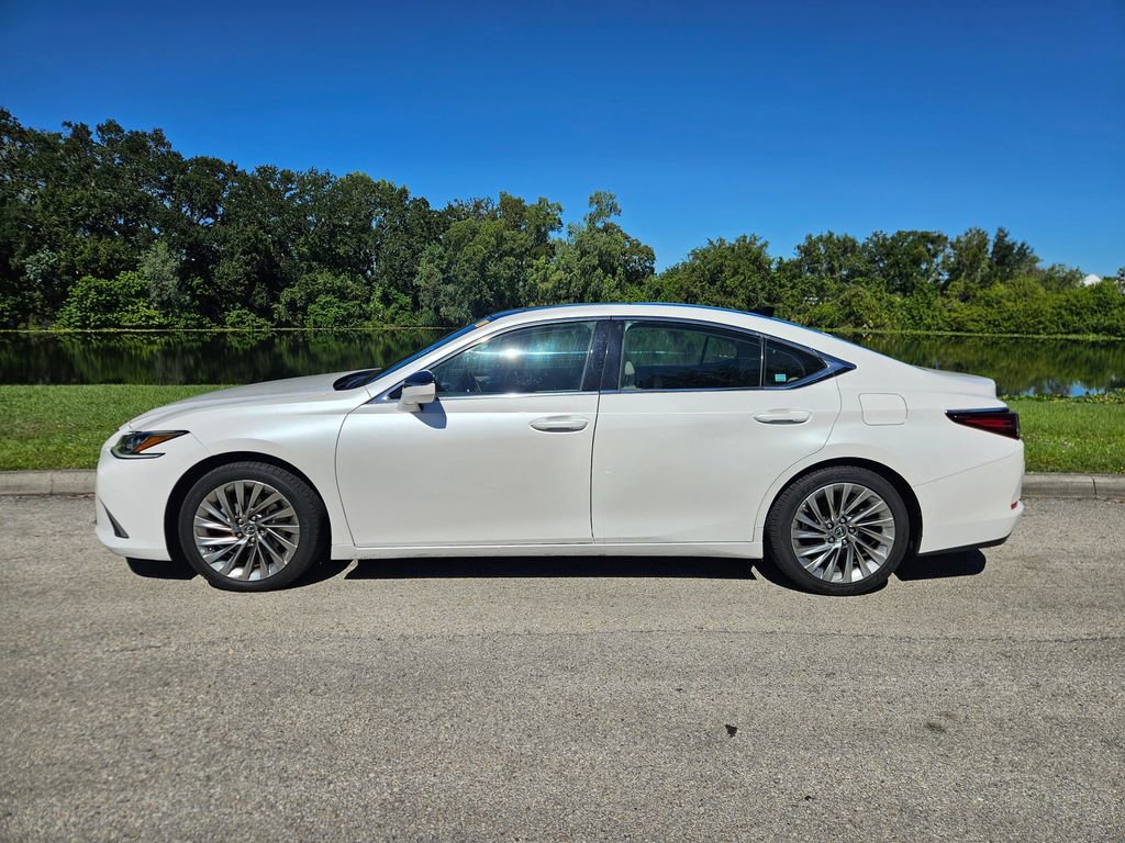 2019 Lexus ES 350 Ultra Luxury photo 2