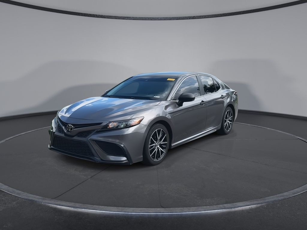 Used 2021 Toyota Camry SE Sedan