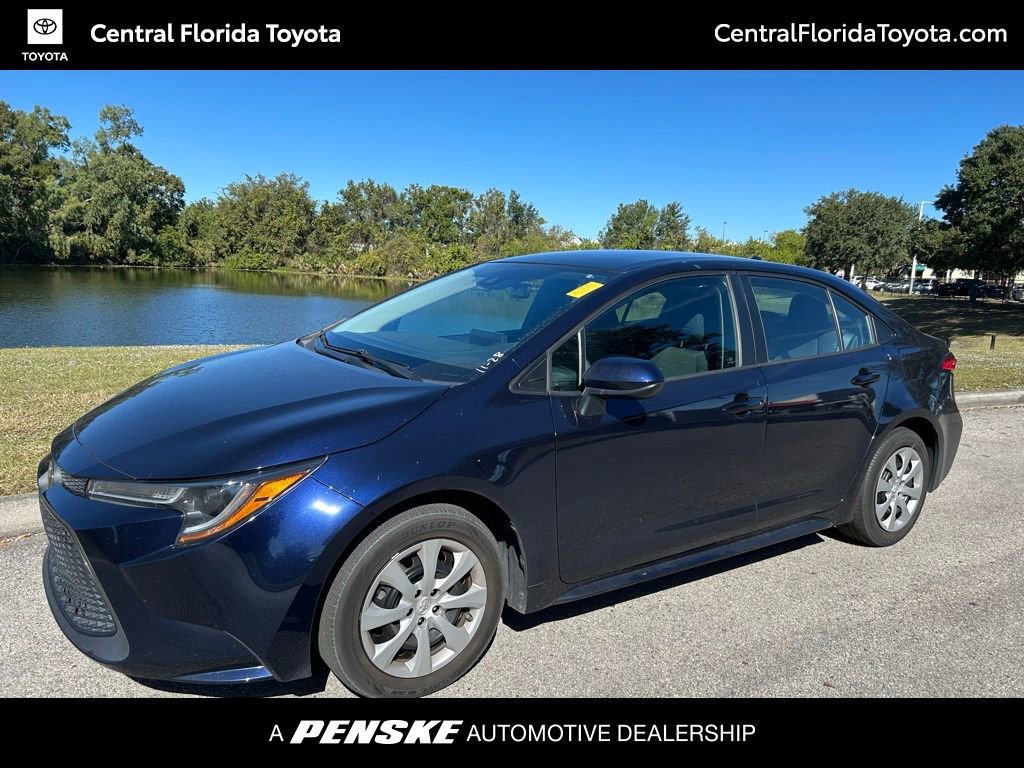 2022 Toyota Corolla LE's photo