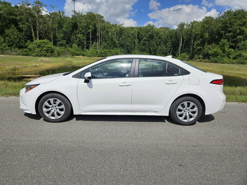 Used 2024 Toyota Corolla LE with VIN 5YFB4MDE3RP081055 for sale in Orlando, FL