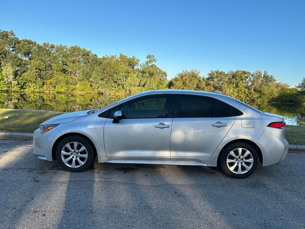 Used 2021 Toyota Corolla LE with VIN 5YFEPMAE6MP255993 for sale in Northfield, Minnesota