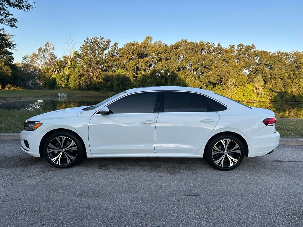 2022 Volkswagen Passat 2.0T SE photo 2