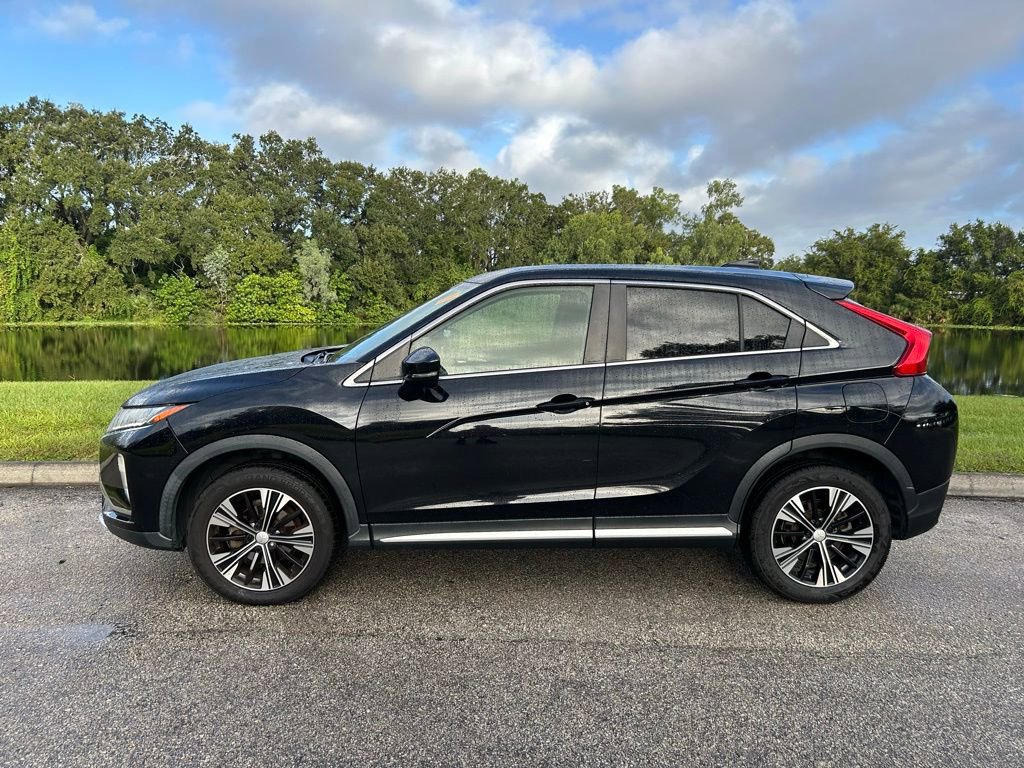 2019 Mitsubishi Eclipse Cross SE photo 2