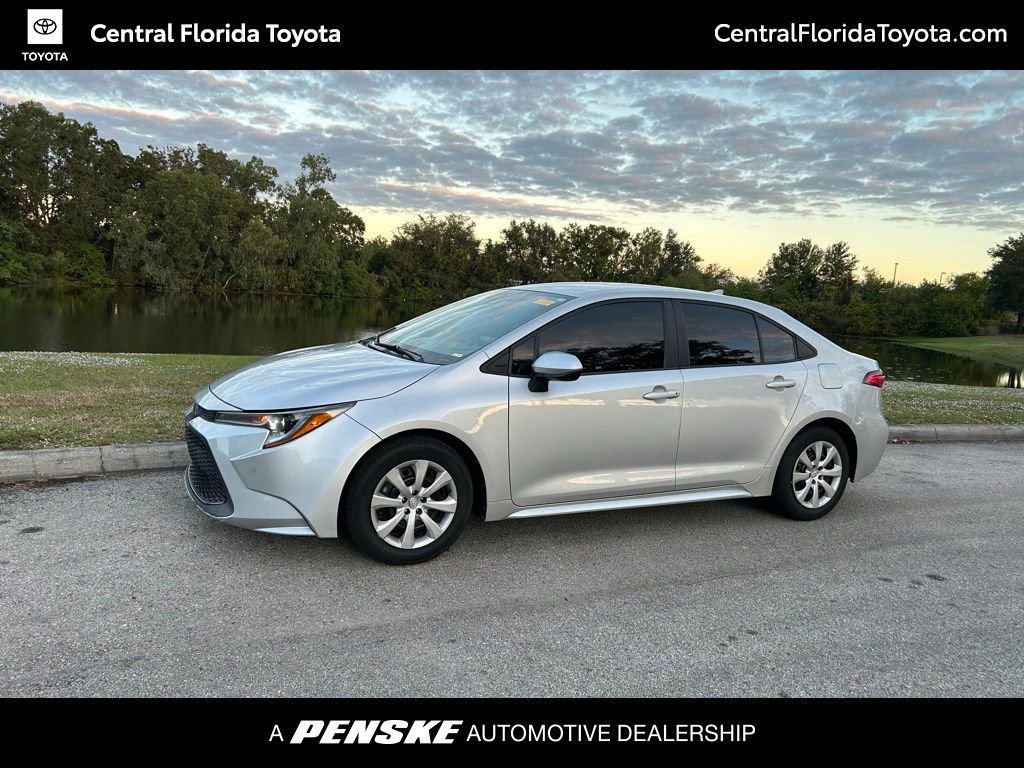 2021 Toyota Corolla LE's photo