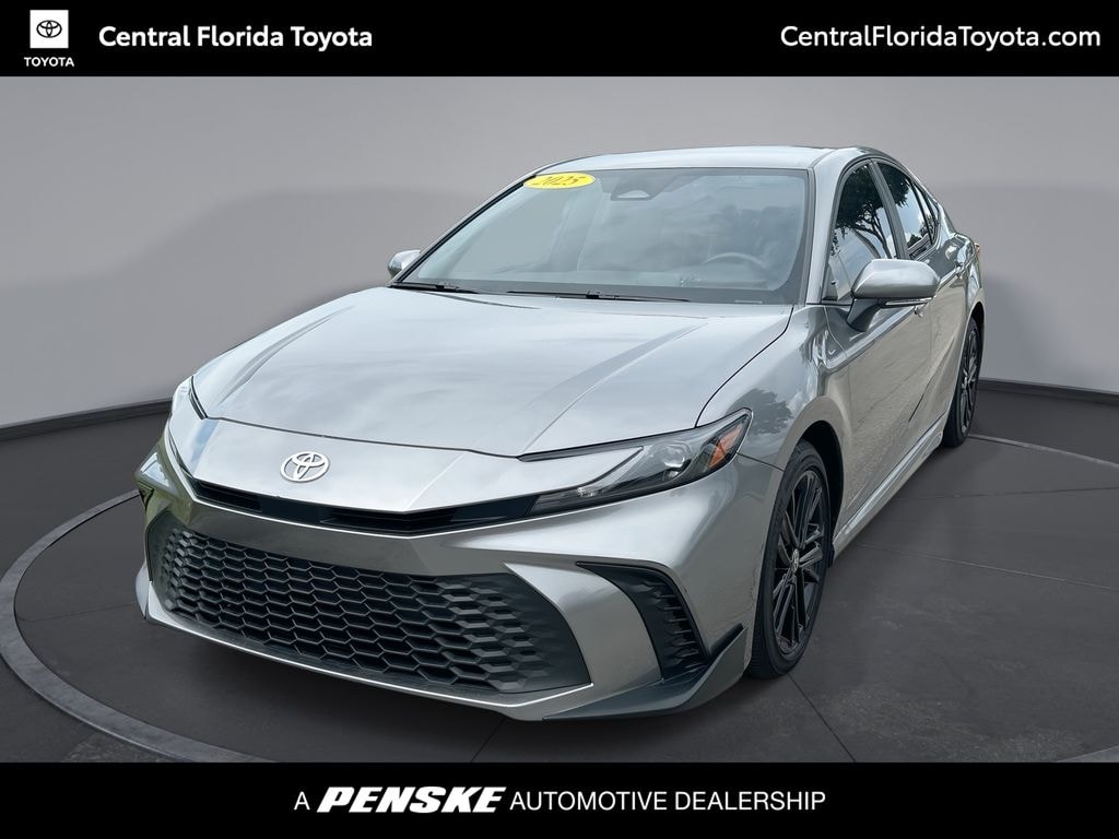 Used 2025 Toyota Camry SE Sedan