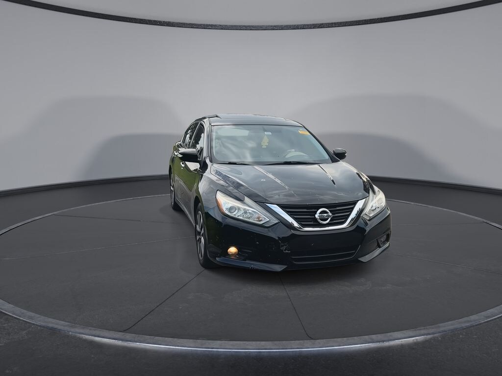 Used 2017 Nissan Altima 2.5 SV Sedan