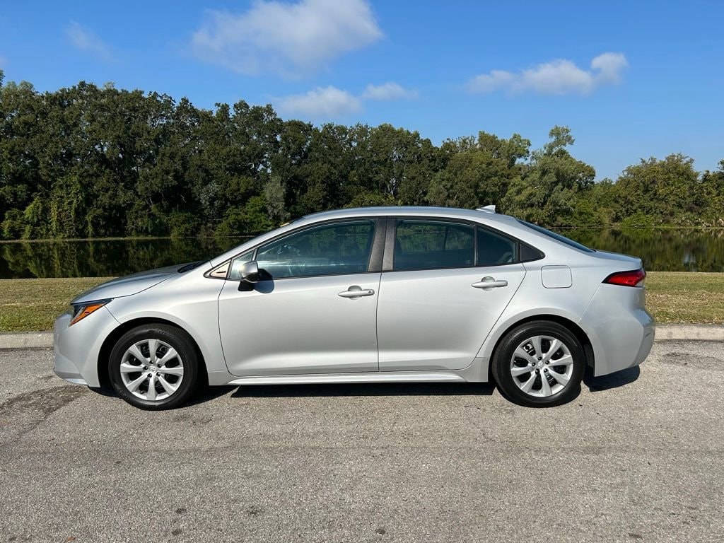 Used 2022 Toyota Corolla LE Sedan