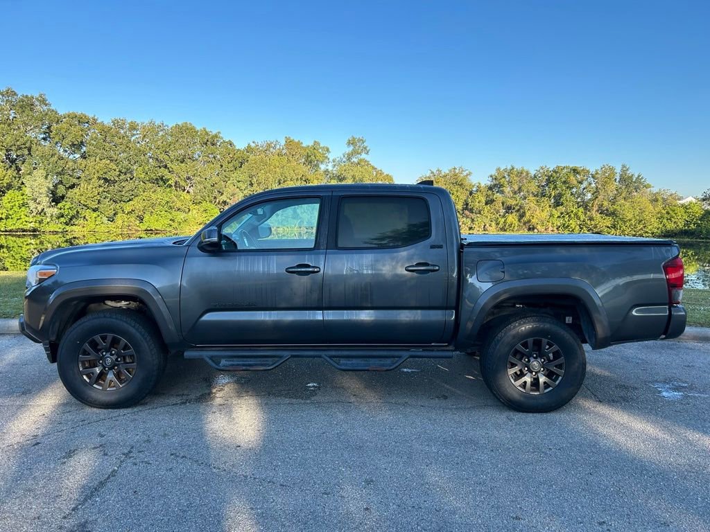 2022 Toyota Tacoma SR5 photo 2