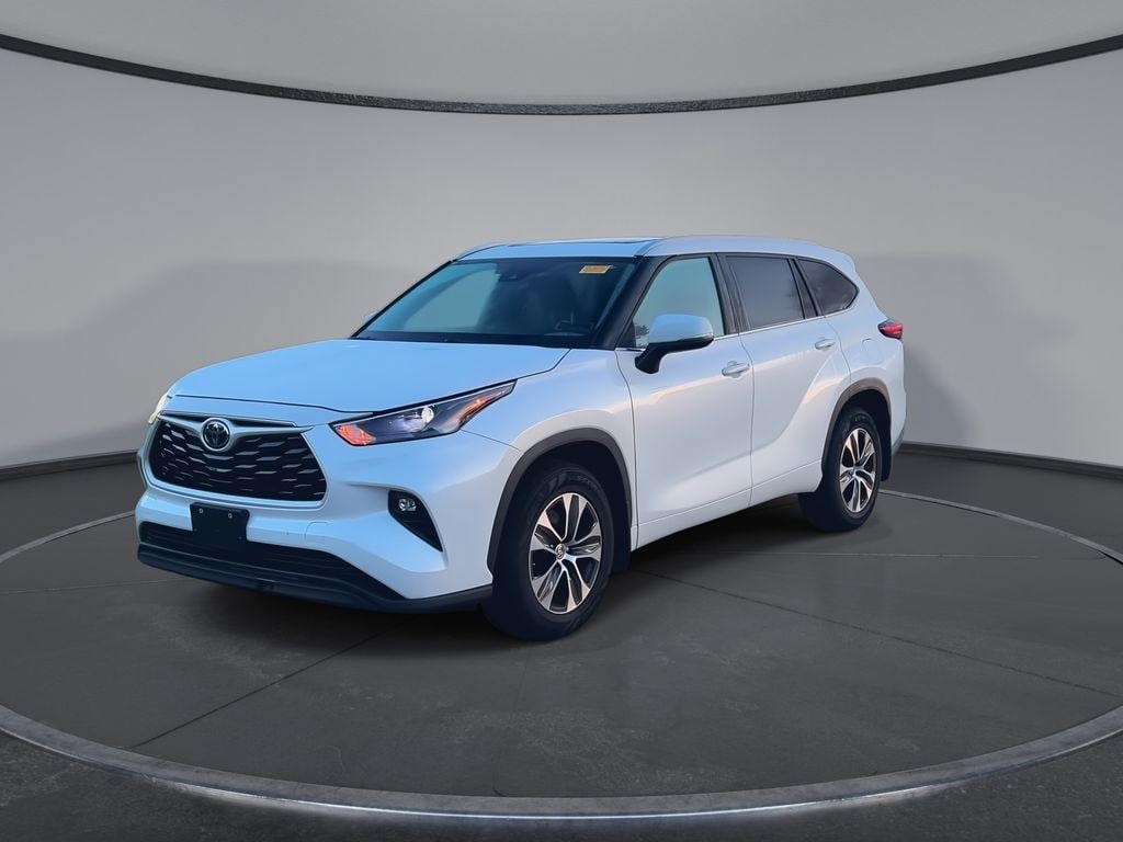 Used 2023 Toyota Highlander XLE SUV