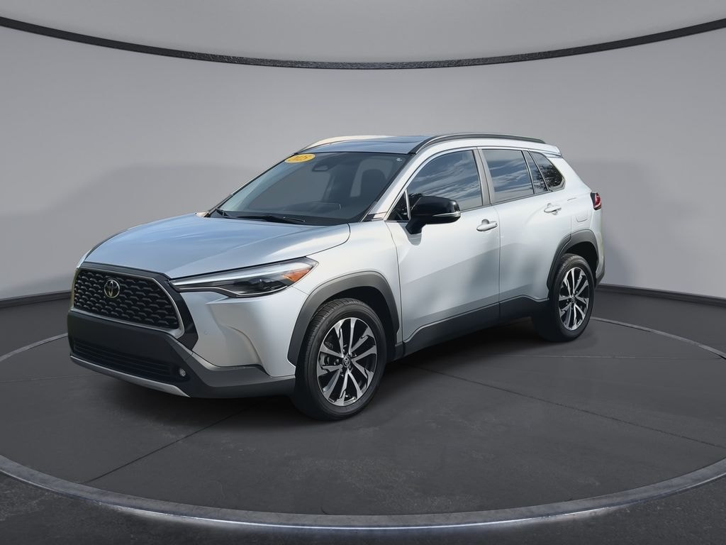 Used 2025 Toyota Corolla Cross XLE SUV