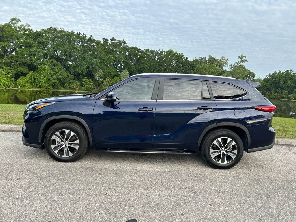 Used 2023 Toyota Highlander XLE SUV