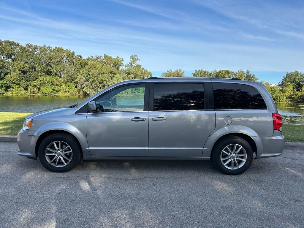 Used 2019 Dodge Grand Caravan SXT Van Passenger Van