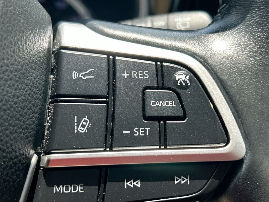 2023 Toyota Highlander XLE - Photo 18