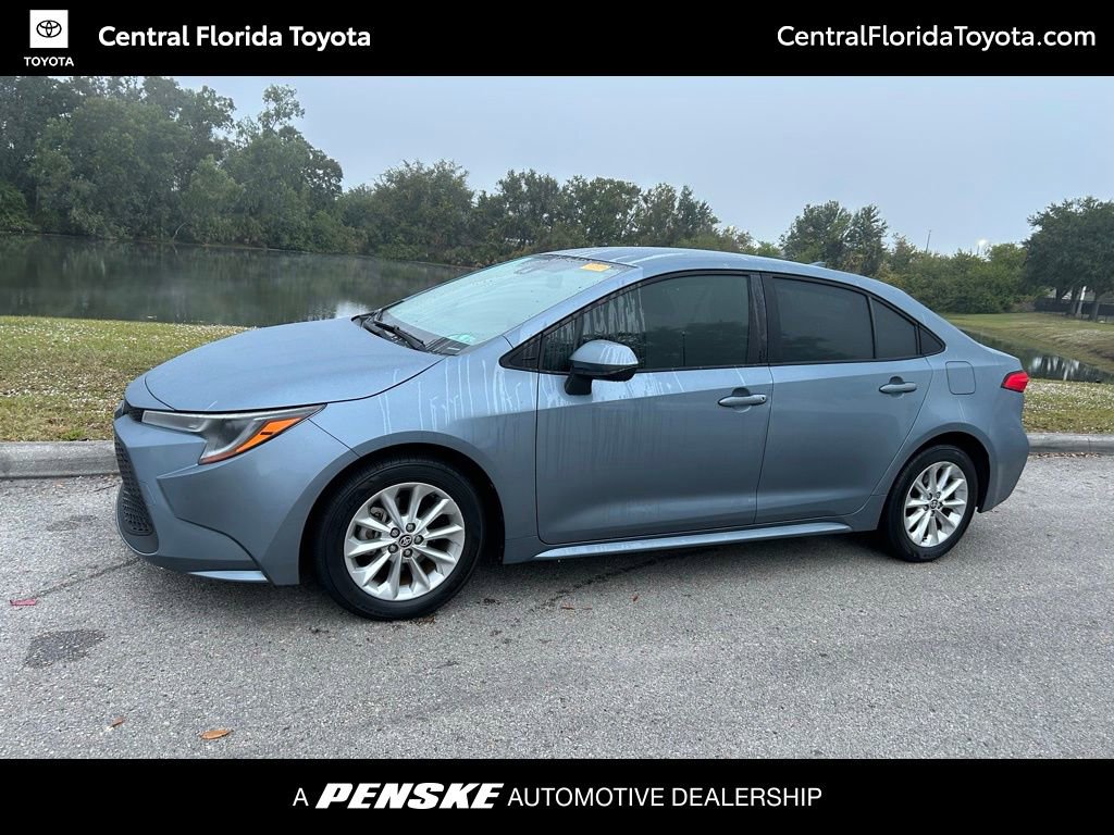 2021 Toyota Corolla LE's photo