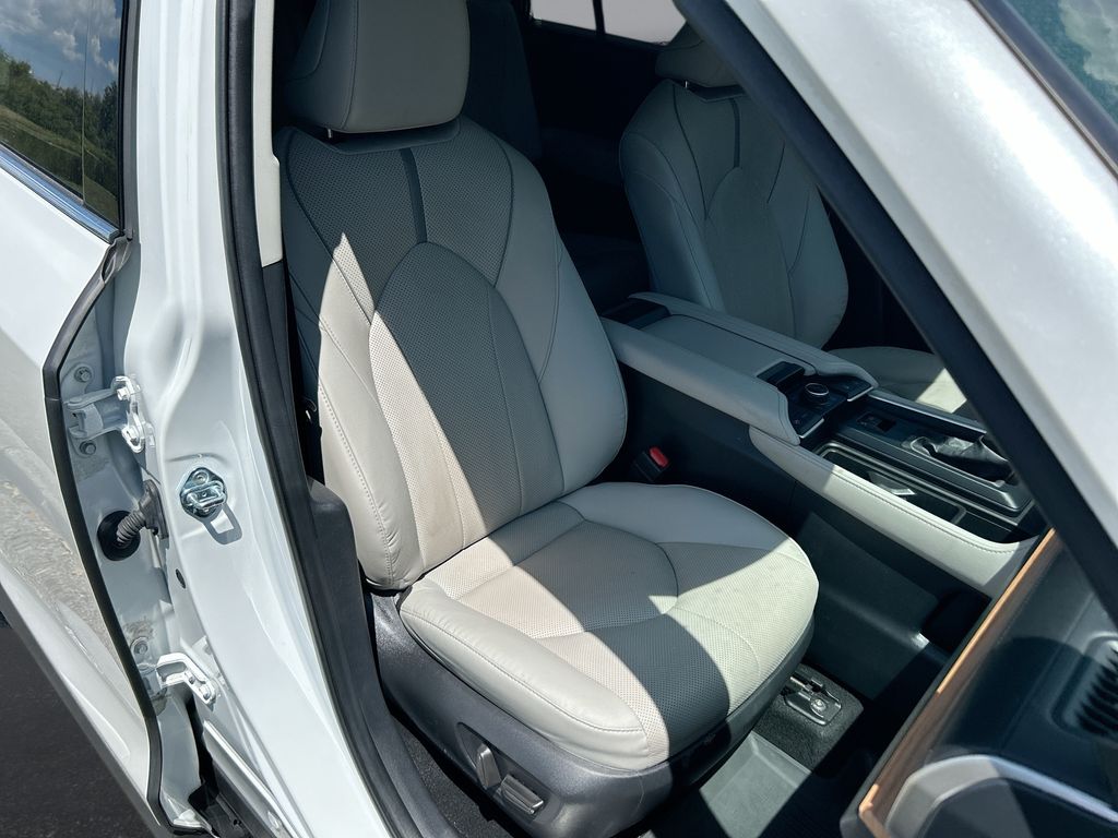 2024 Toyota Grand Highlander XLE - Photo 35