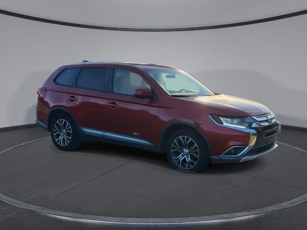 Used 2017 Mitsubishi Outlander SE SUV