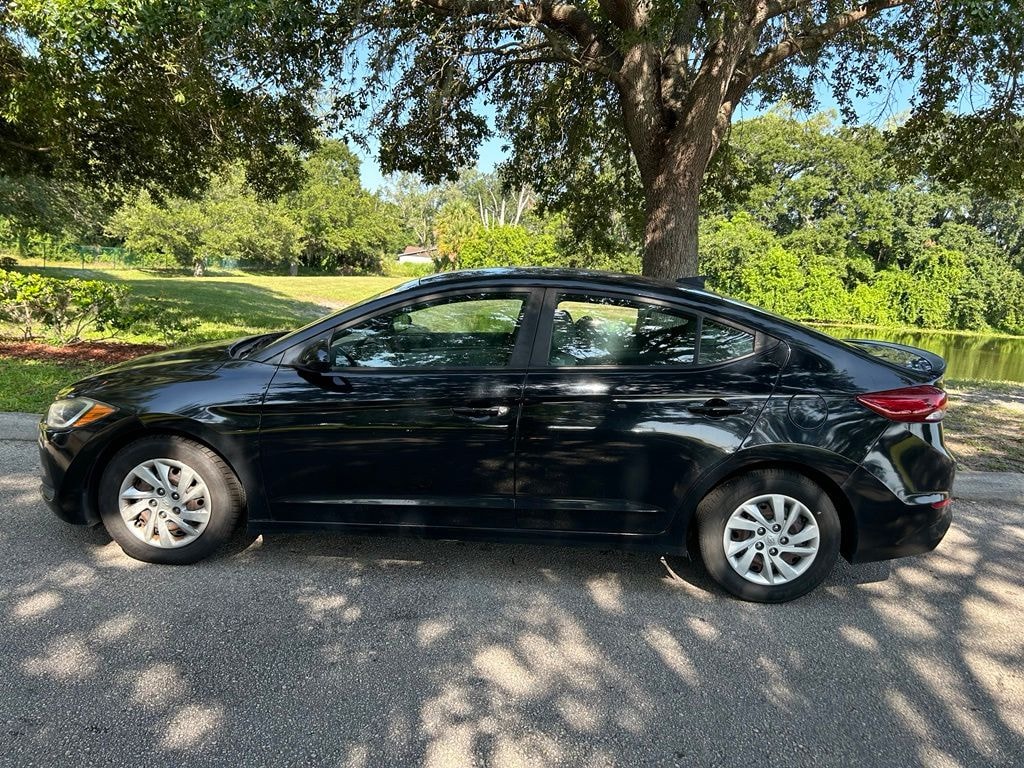 Used 2017 Hyundai Elantra SE Sedan