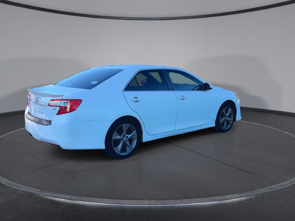 Used 2014 Toyota Camry SE with VIN 4T1BK1FK7EU552298 for sale in Orlando, FL