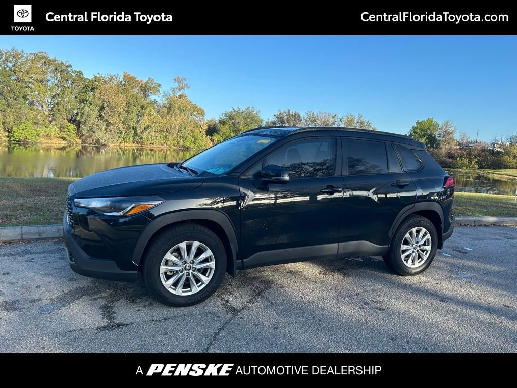 Used 2025 Toyota Corolla Cross LE SUV