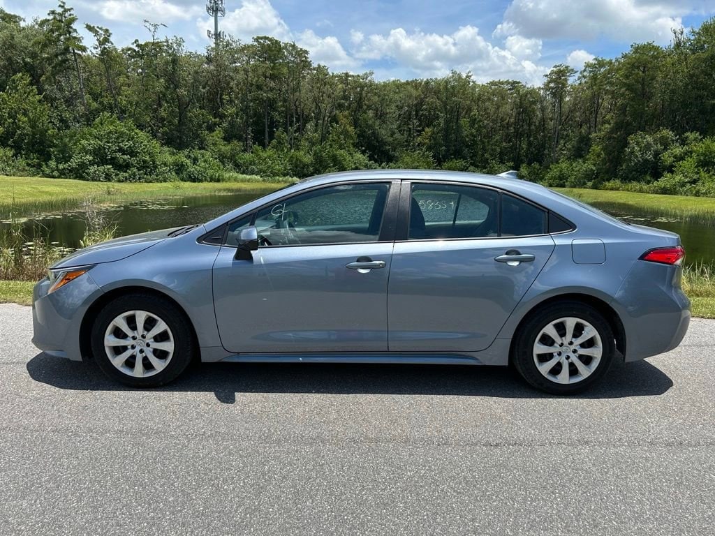 Used 2022 Toyota Corolla LE with VIN 5YFEPMAEXNP370226 for sale in Northfield, Minnesota