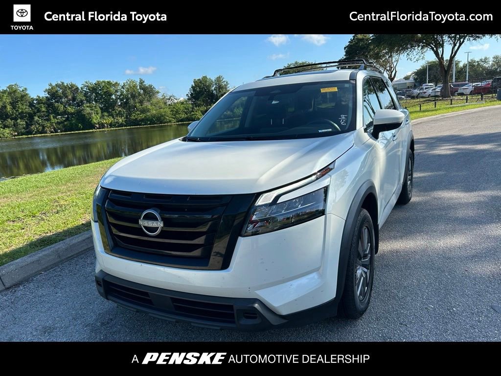 2023 Nissan Pathfinder SV 2WD's photo