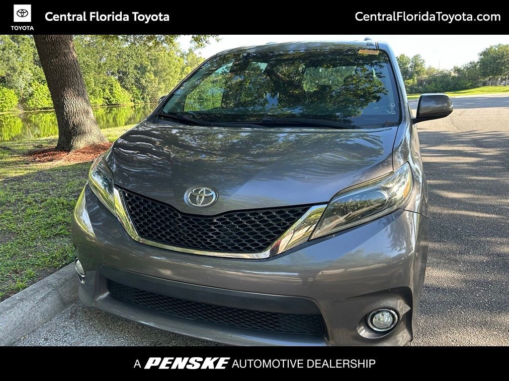 Used 2016 Toyota Sienna SE Minivan/Van