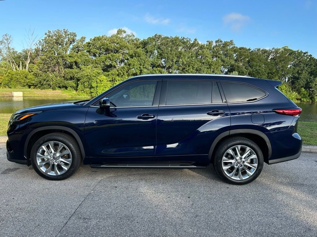 Used 2023 Toyota Highlander Limited SUV