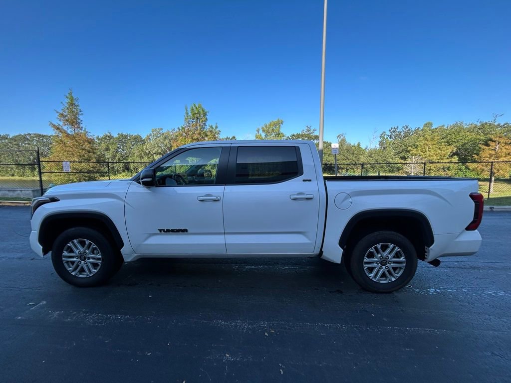 2025 Toyota Tundra SR5 photo 2