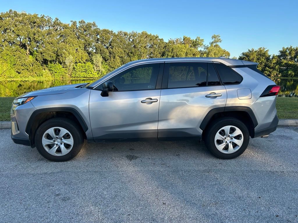 2024 Toyota RAV4 LE photo 2