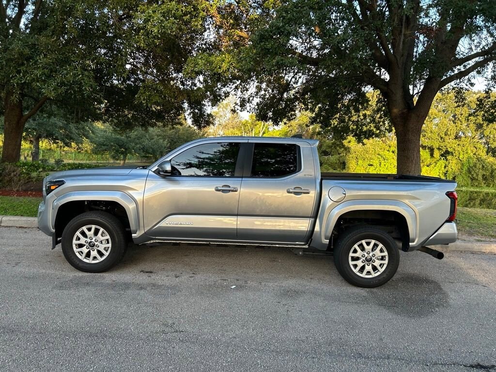 2024 Toyota Tacoma SR5 photo 2