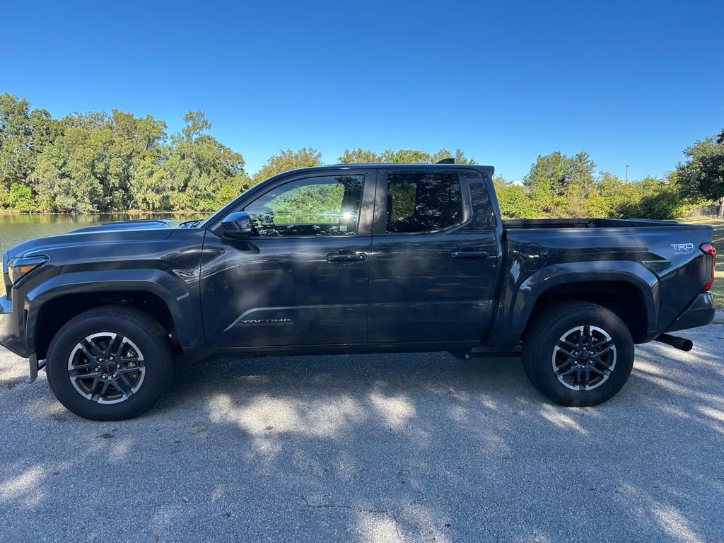 2024 Toyota Tacoma TRD Sport photo 2