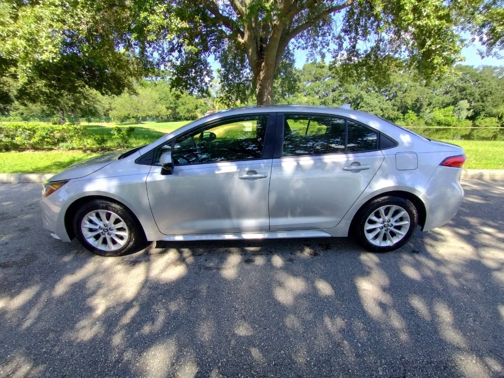 Used 2021 Toyota Corolla LE with VIN JTDVPMAE8MJ122902 for sale in Orlando, FL