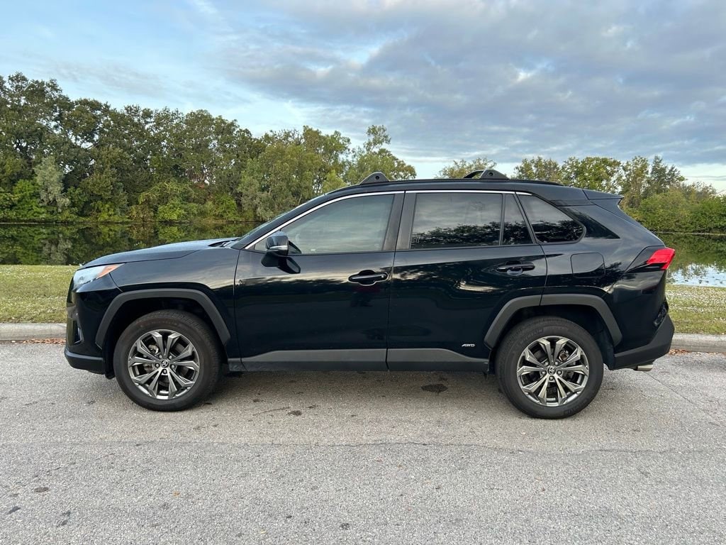 Used 2022 Toyota RAV4 XLE Premium with VIN 4T3B6RFV7NU066935 for sale in Kansas City