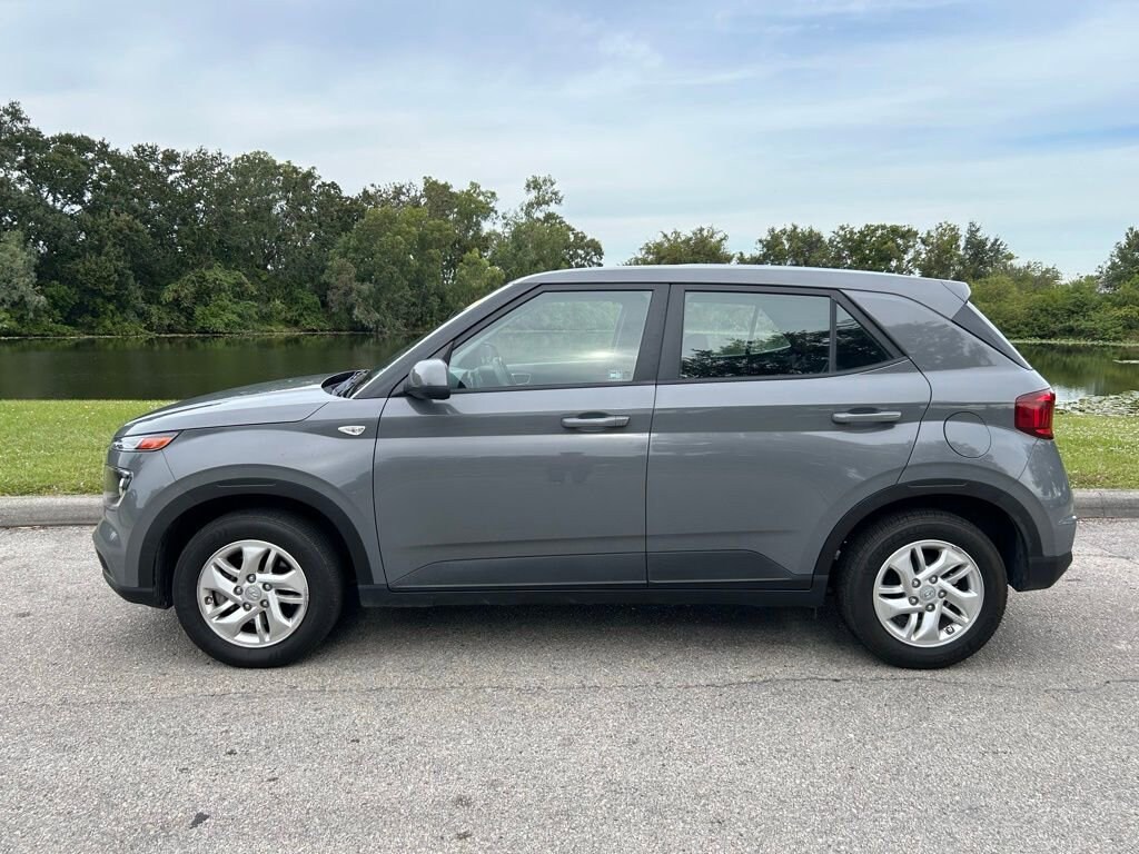 Used 2021 Hyundai Venue SE SUV