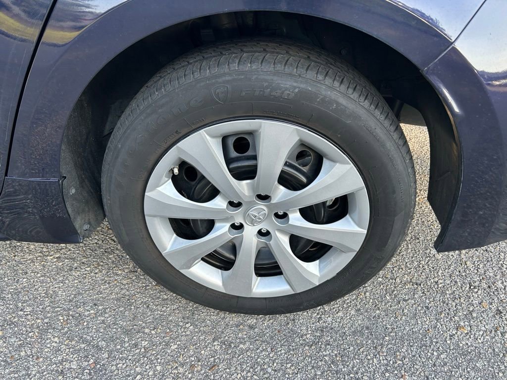 2023 Toyota Corolla LE - Photo 9