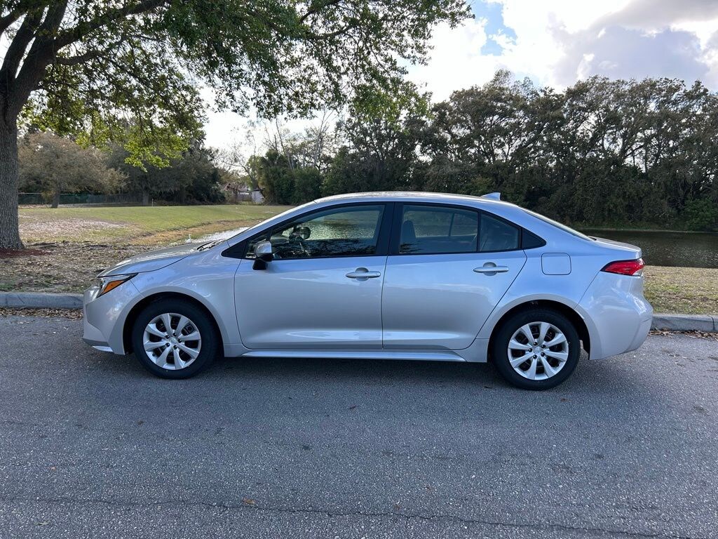Used 2026 Toyota Corolla SE Sedan