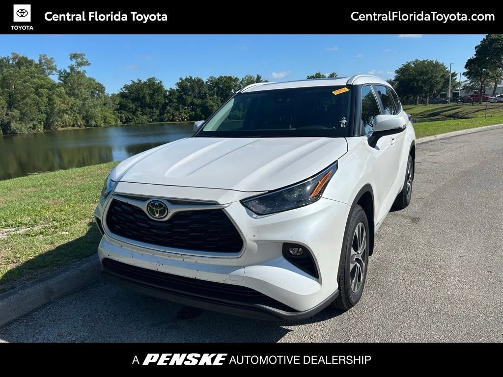 Certified 2025 Toyota Highlander Hybrid XLE SUV