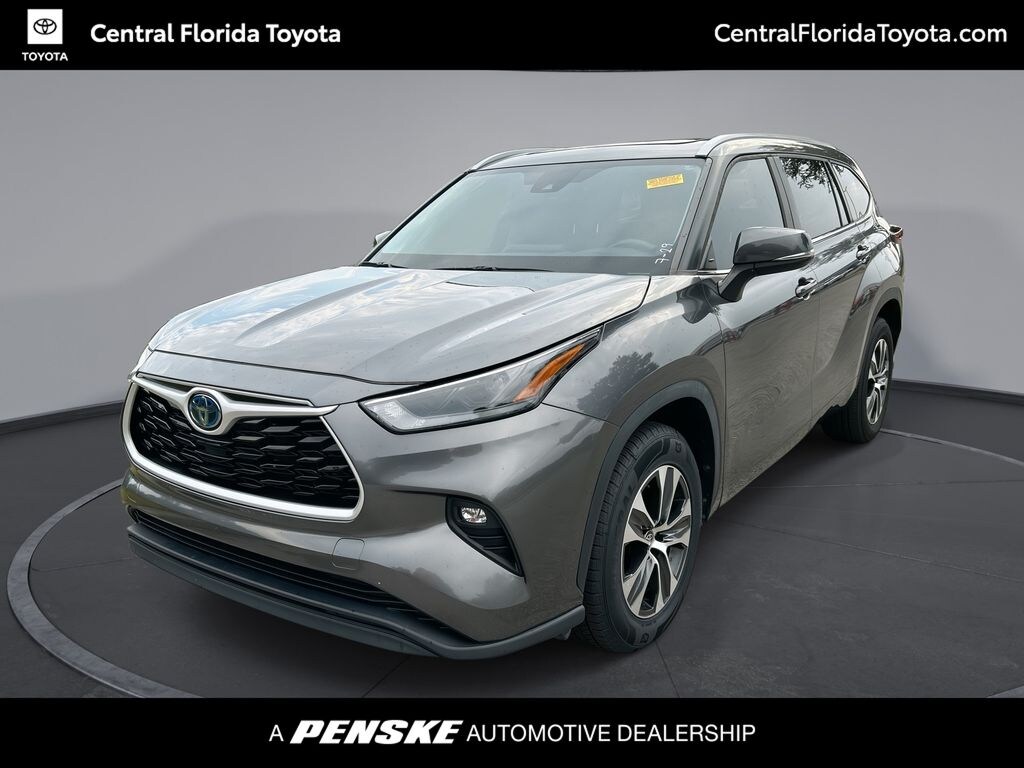 Used 2024 Toyota Highlander Hybrid XLE SUV