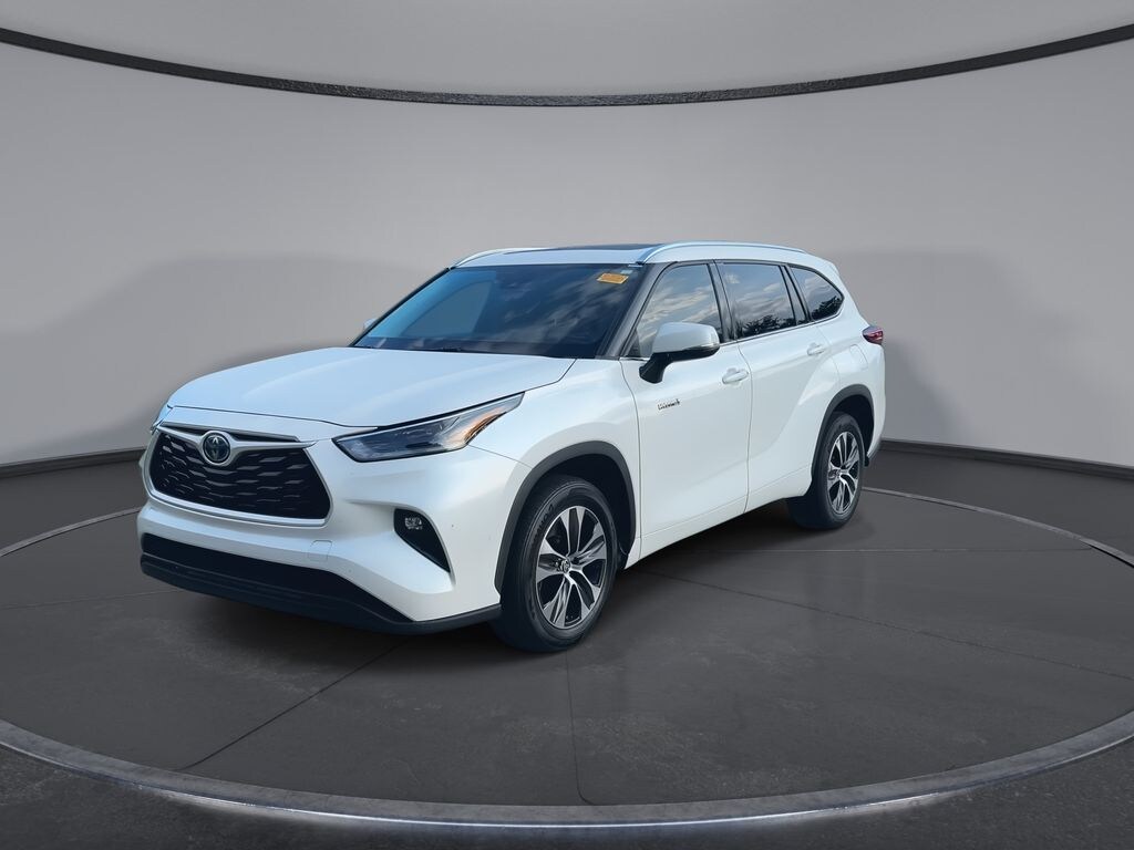Used 2021 Toyota Highlander Hybrid XLE SUV