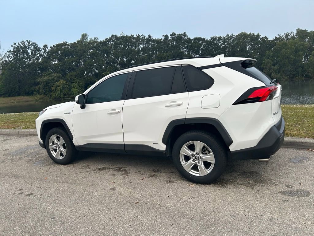 Used 2021 Toyota RAV4 XLE with VIN 4T3RWRFV7MU047962 for sale in Kansas City