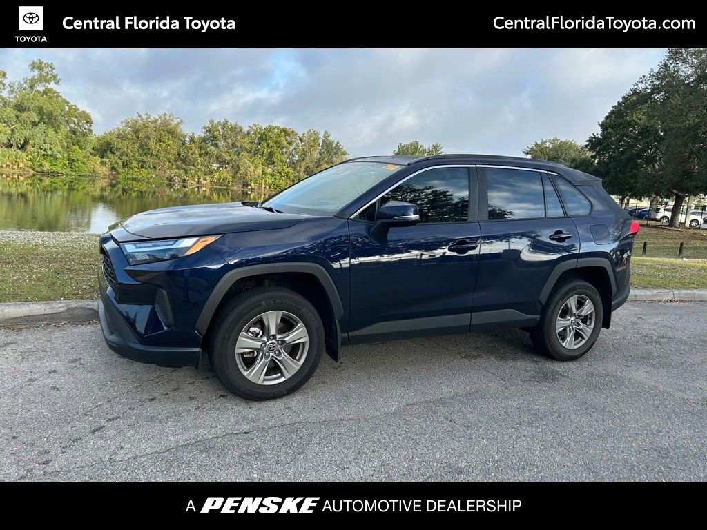 2024 Toyota RAV4 XLE's photo