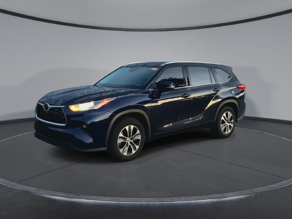 Used 2021 Toyota Highlander XLE SUV