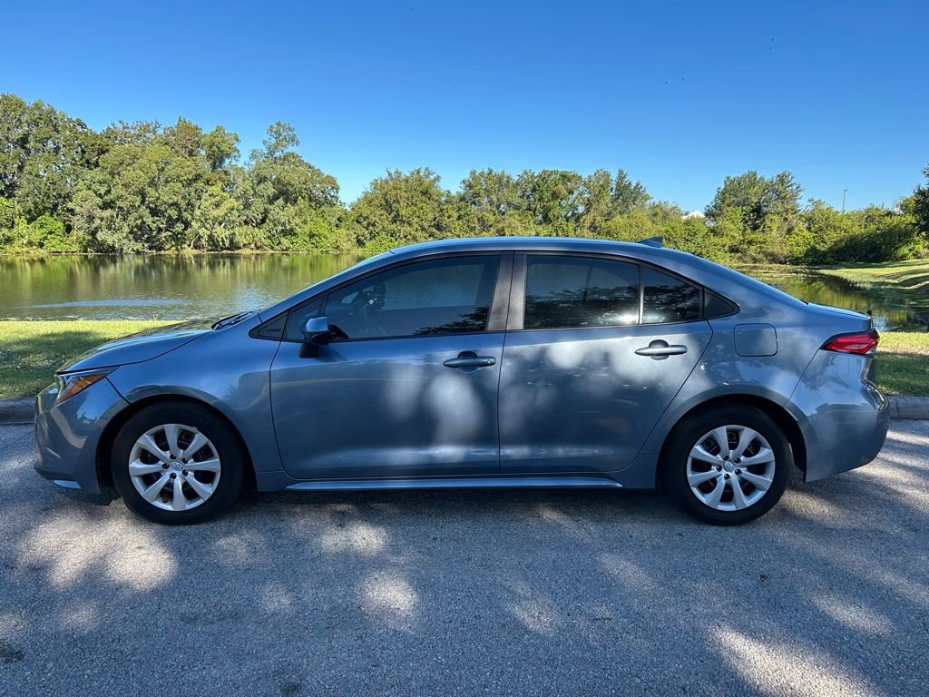 2023 Toyota Corolla LE photo 2