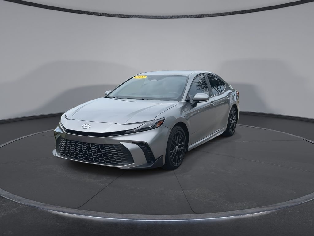 Used 2025 Toyota Camry SE Sedan